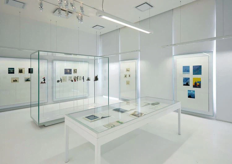 display cabinet glass-2