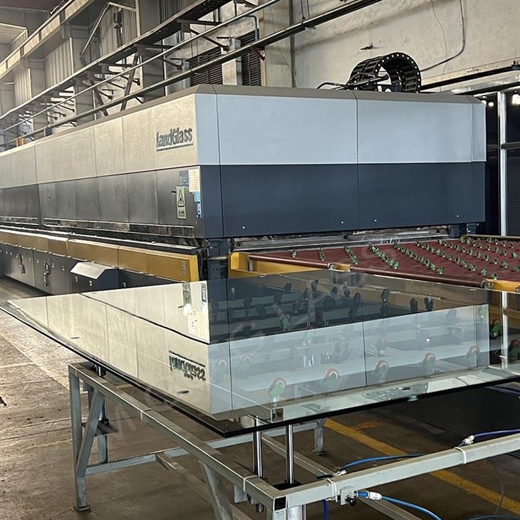 padel court glass tempering